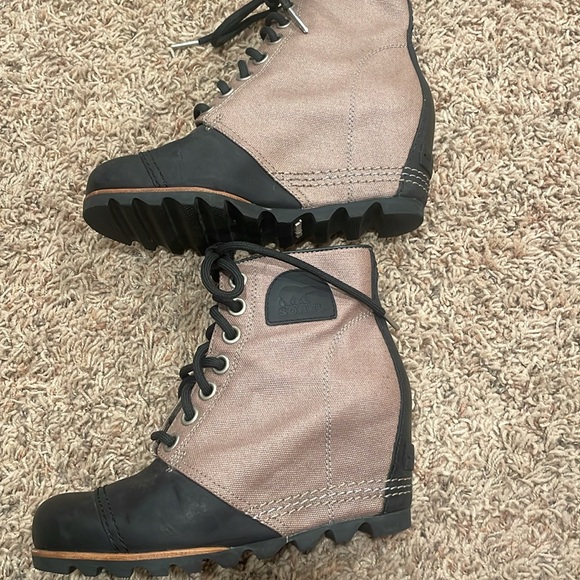 Sorel Joan Wedge Booties - Picture 5 of 8